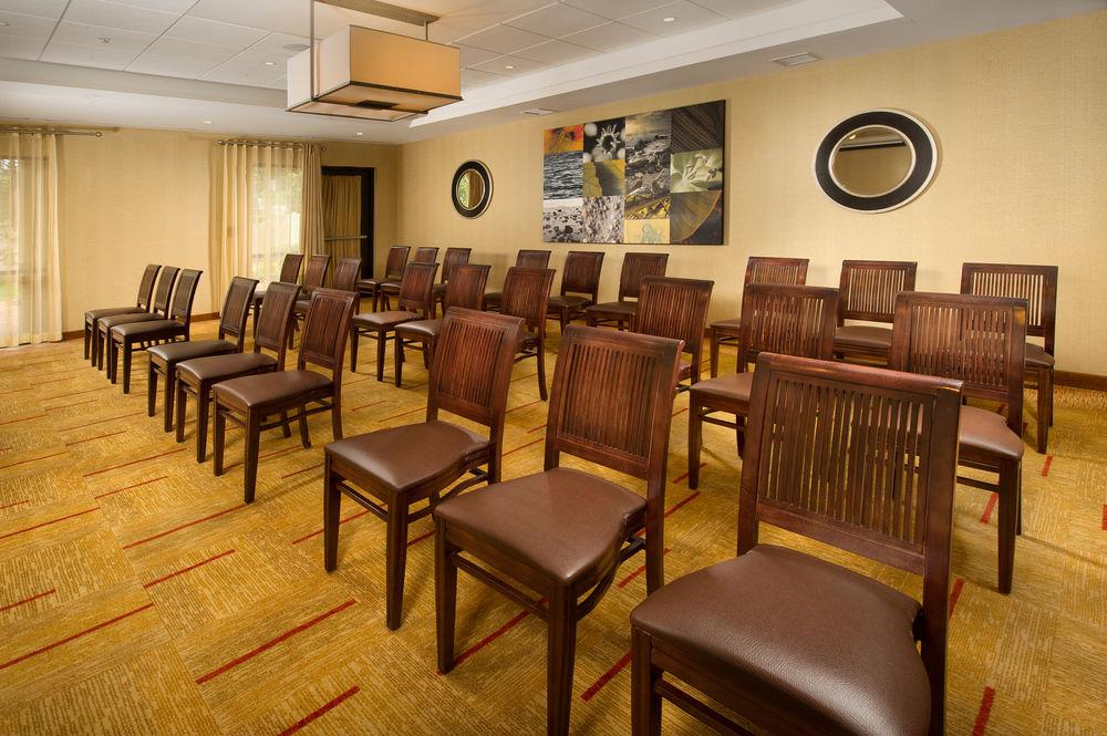 Courtyard By Marriott Waldorf Hotel Kültér fotó