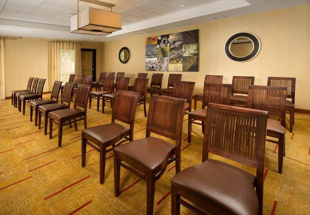Courtyard By Marriott Waldorf Hotel Kültér fotó