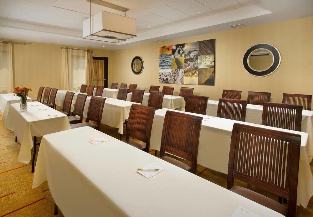 Courtyard By Marriott Waldorf Hotel Kültér fotó