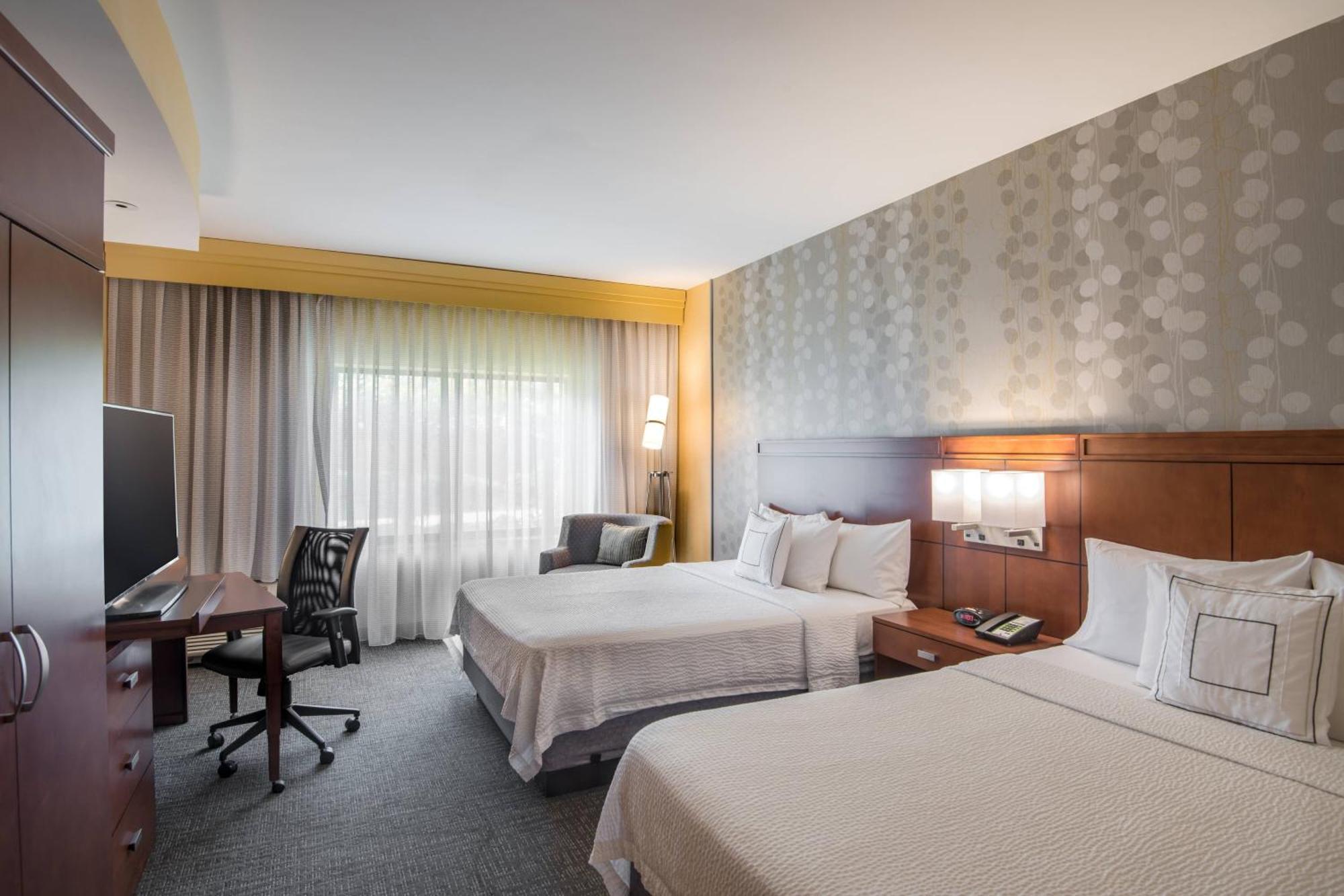 Courtyard By Marriott Waldorf Hotel Kültér fotó