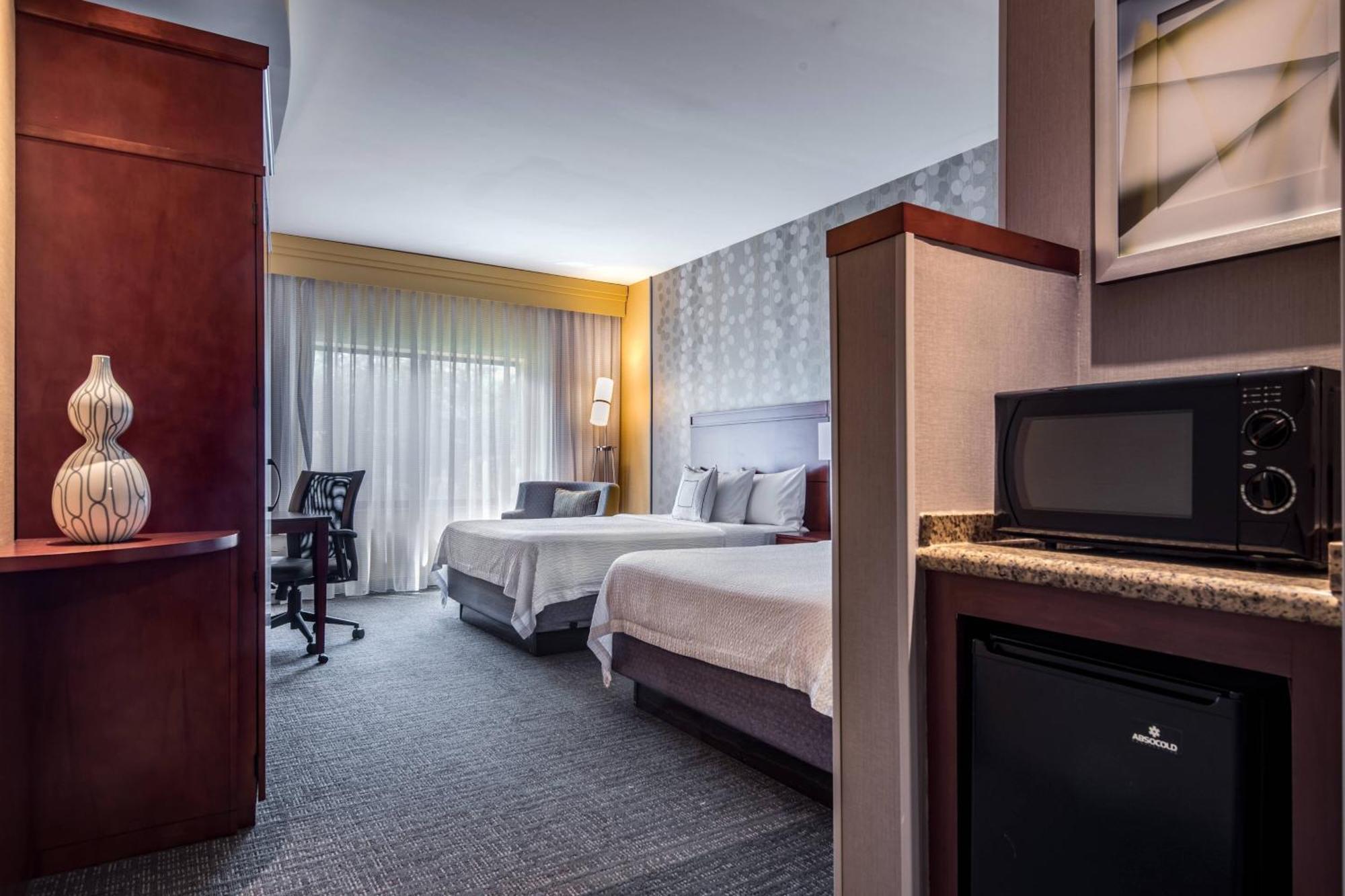 Courtyard By Marriott Waldorf Hotel Kültér fotó