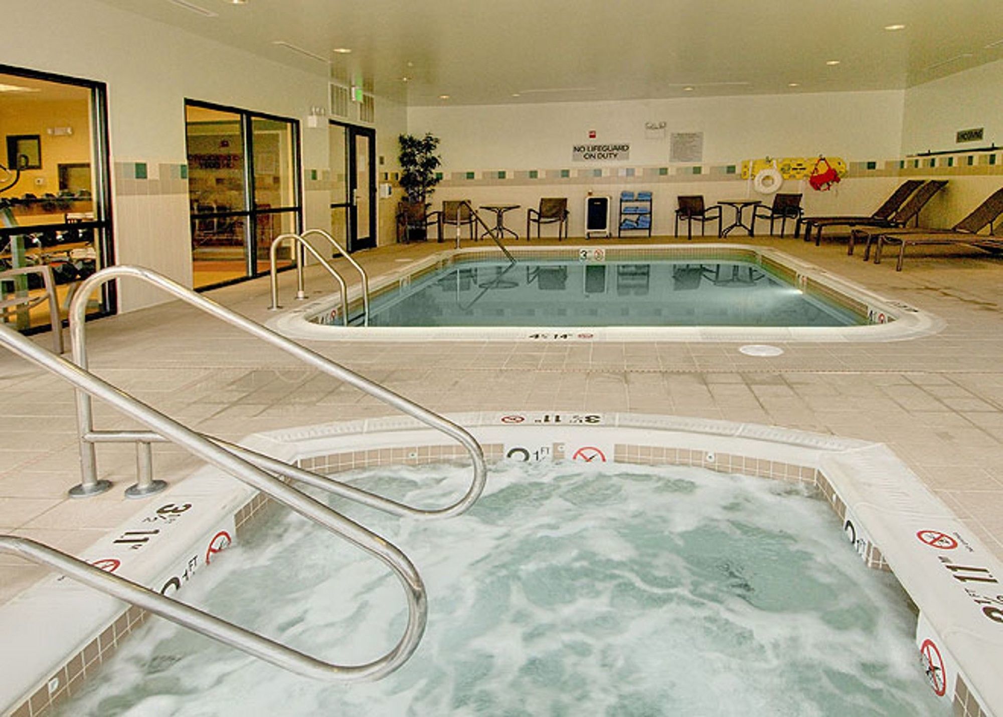 Courtyard By Marriott Waldorf Hotel Kültér fotó