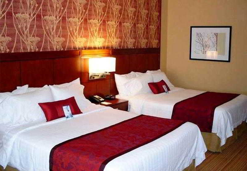 Courtyard By Marriott Waldorf Hotel Kültér fotó